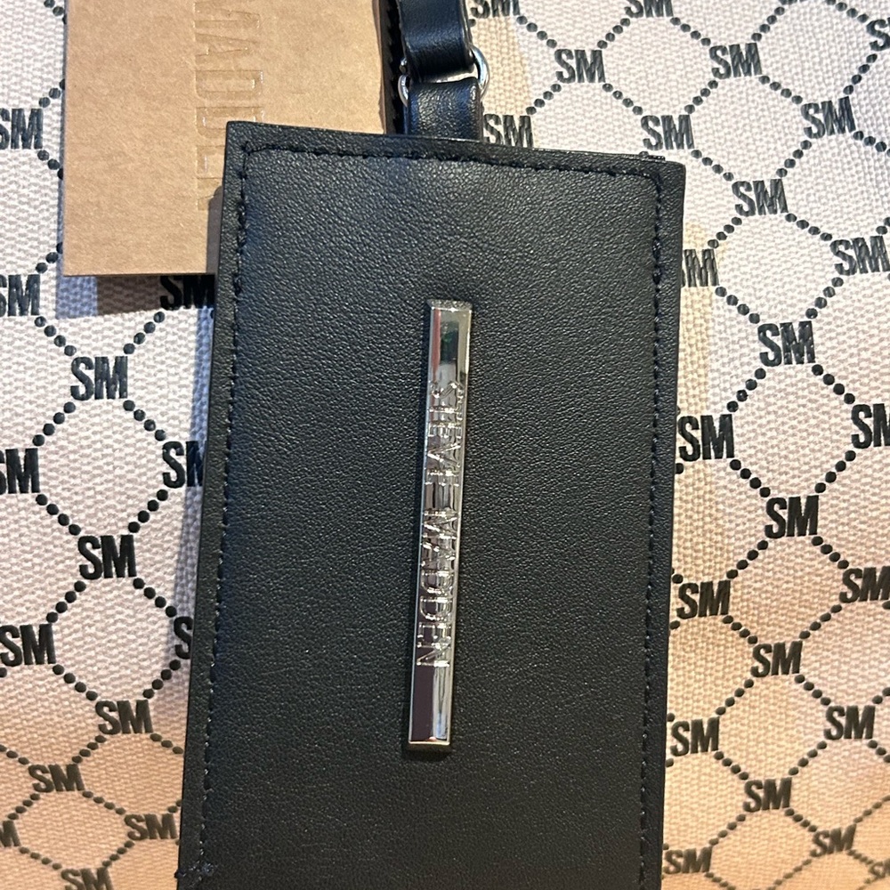 Steve Madden BSPEEDY Large Tan And Black Monogram Weekender Bag - Picture 9 of 9